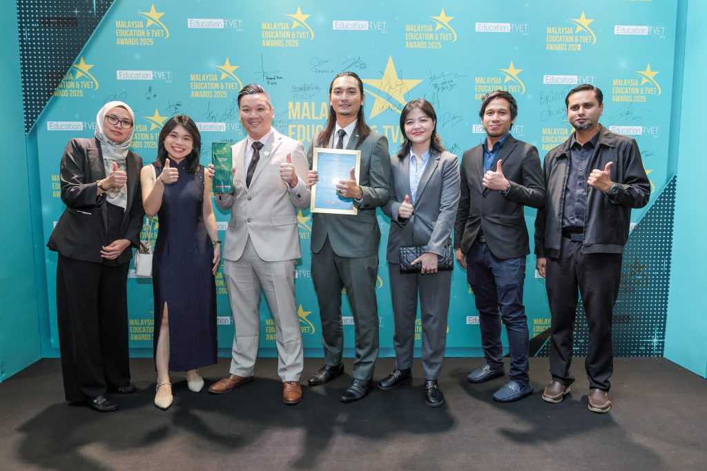 Claz’room College, winner of The Leading Creative College Award 2025. Explore SKM 3D Animation and DKM 2D Concept Design, fully covered by PTPK.